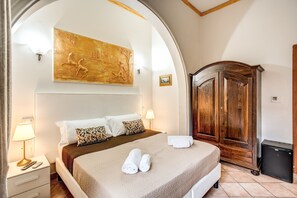 In-room safe, desk, soundproofing, iron/ironing board - Beautiful Home (Rome)