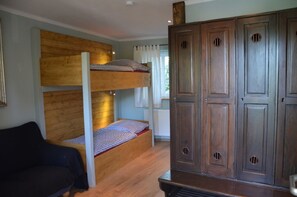 Standard Double Room (bunk beds) | Hypo-allergenic bedding, individually decorated, soundproofing - Adele - Gästezimmer am Elberadweg (Dresden)