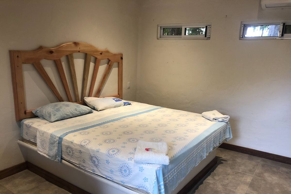 Standard Double Room, 1 King Bed, Non Smoking | In-room safe, bed sheets