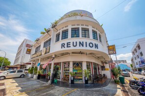 Exterior - Reunion Residence (George Town)