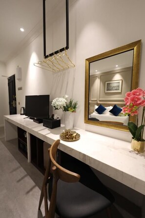 Habitació quàdruple Comfort, 2 llits de matrimoni, no fumadors | Equipament de l'habitació