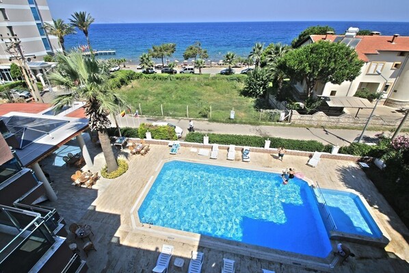 Açık yüzme havuzu 