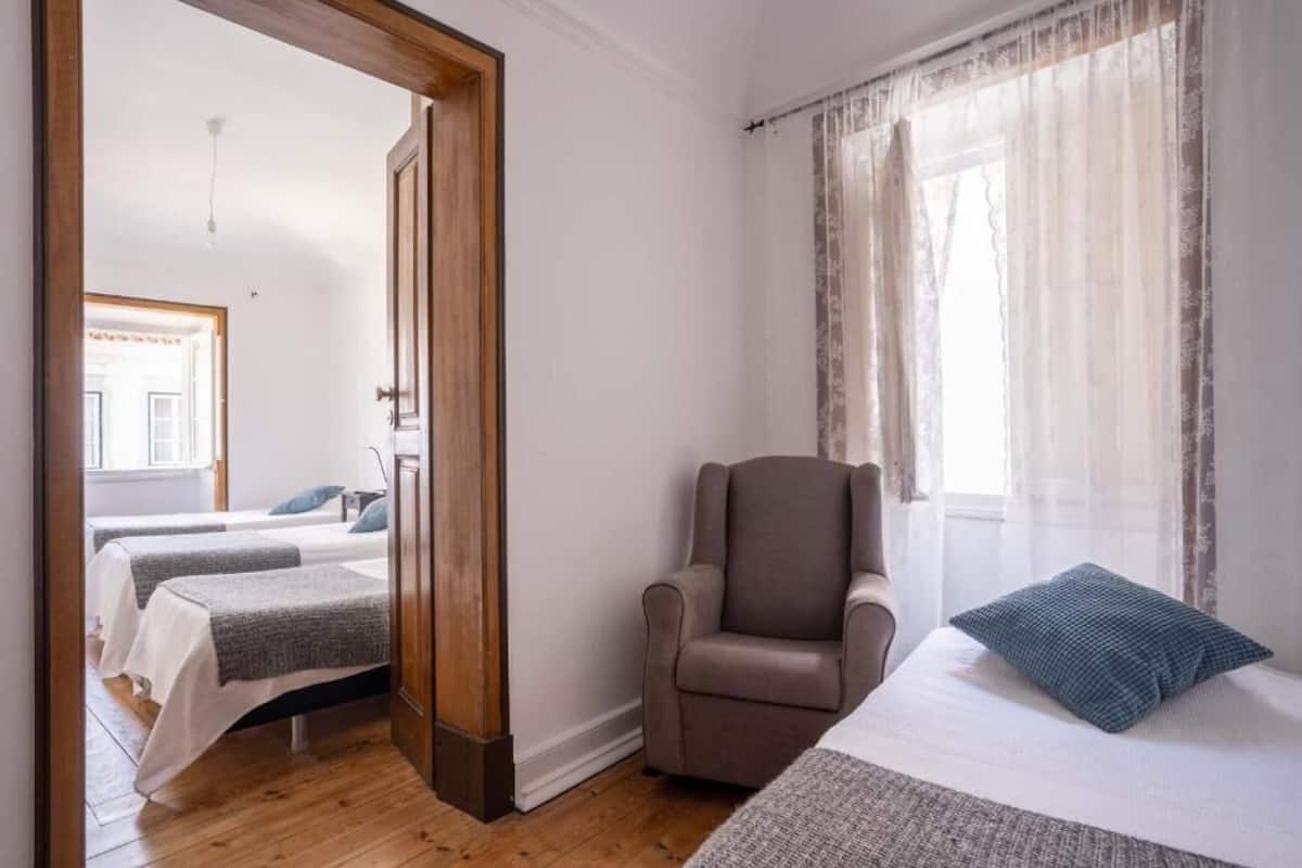 Quadruple Room | WiFi (free), bed sheets