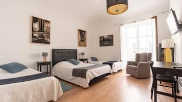 Habitación familiar (I) | Wifi gratis y ropa de cama
