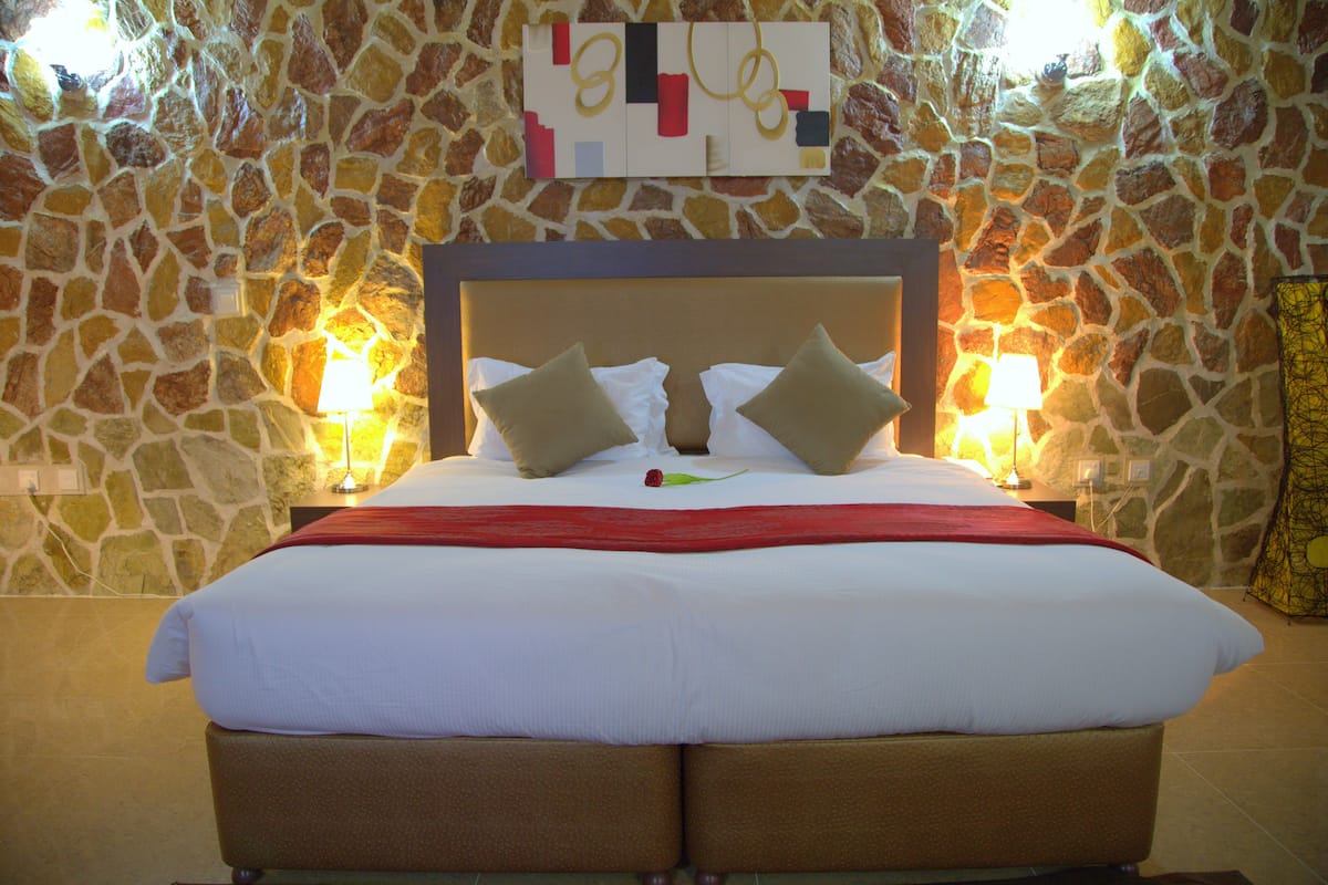 Deluxe Double Room | 1 bedroom, in-room safe, desk, blackout drapes