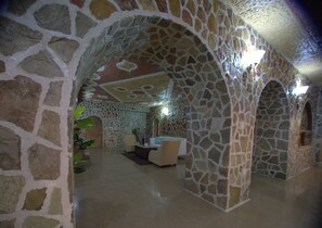 Living area - Mahadha Hotel (Al Buraymi)