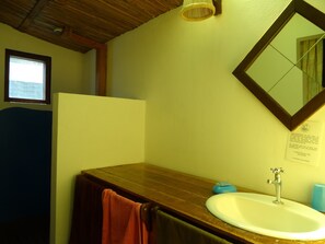 Shower, rainfall showerhead, towels