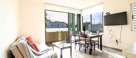 Apartment | Living area | Flat-screen TV