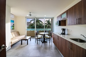 Apartment | Wohnbereich | Flachbildfernseher