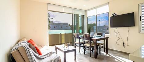 Apartment | Living area | Flat-screen TV