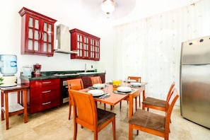 Appartement | Repas dans la chambre