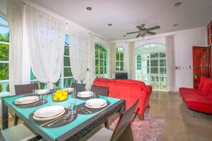 Apartment | Living area | Flat-screen TV - Apartment Castello 1B (Playa del Carmen)