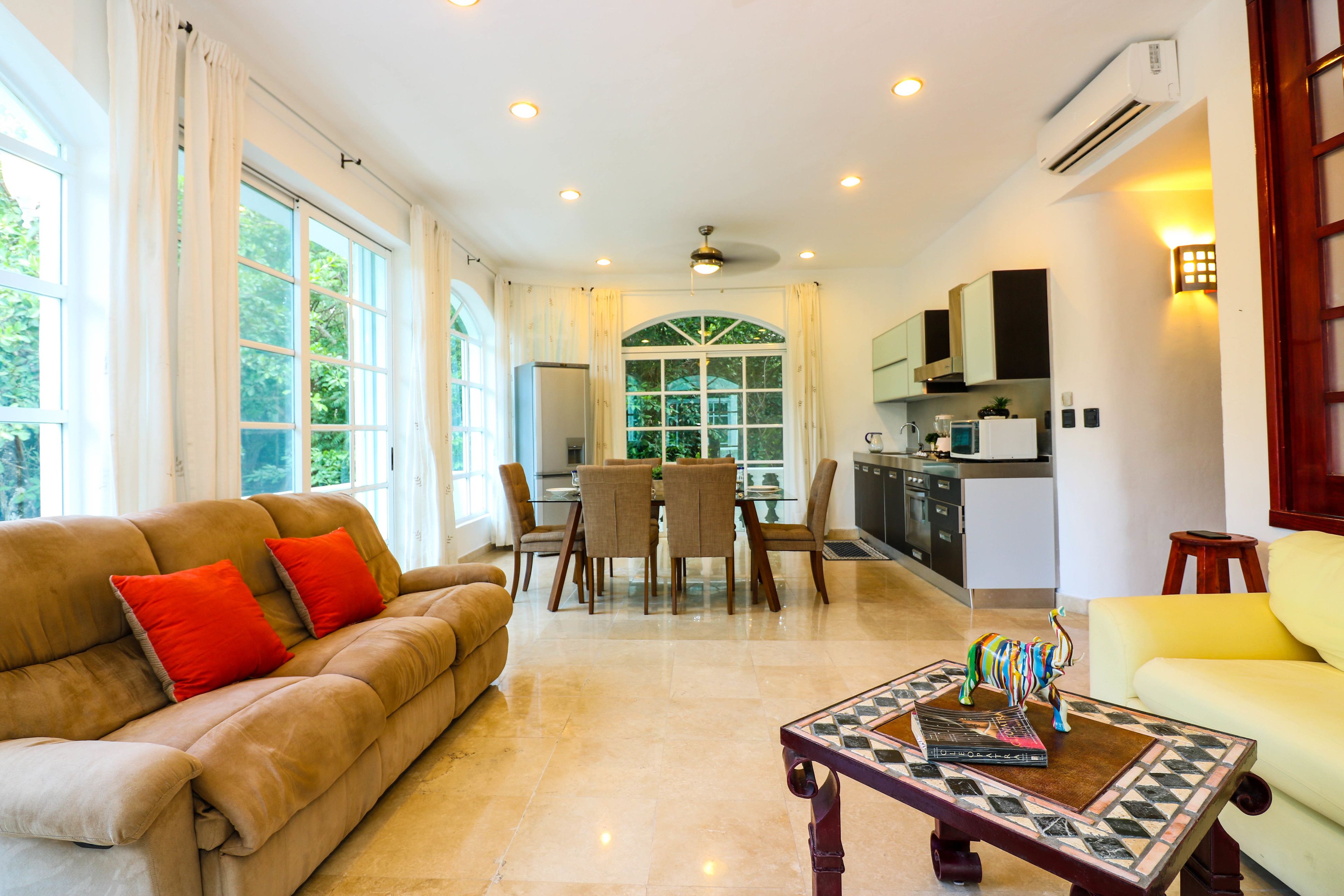 Apartment | Wohnbereich | Flachbildfernseher