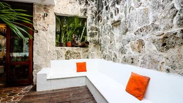 Villa | Terrace/patio