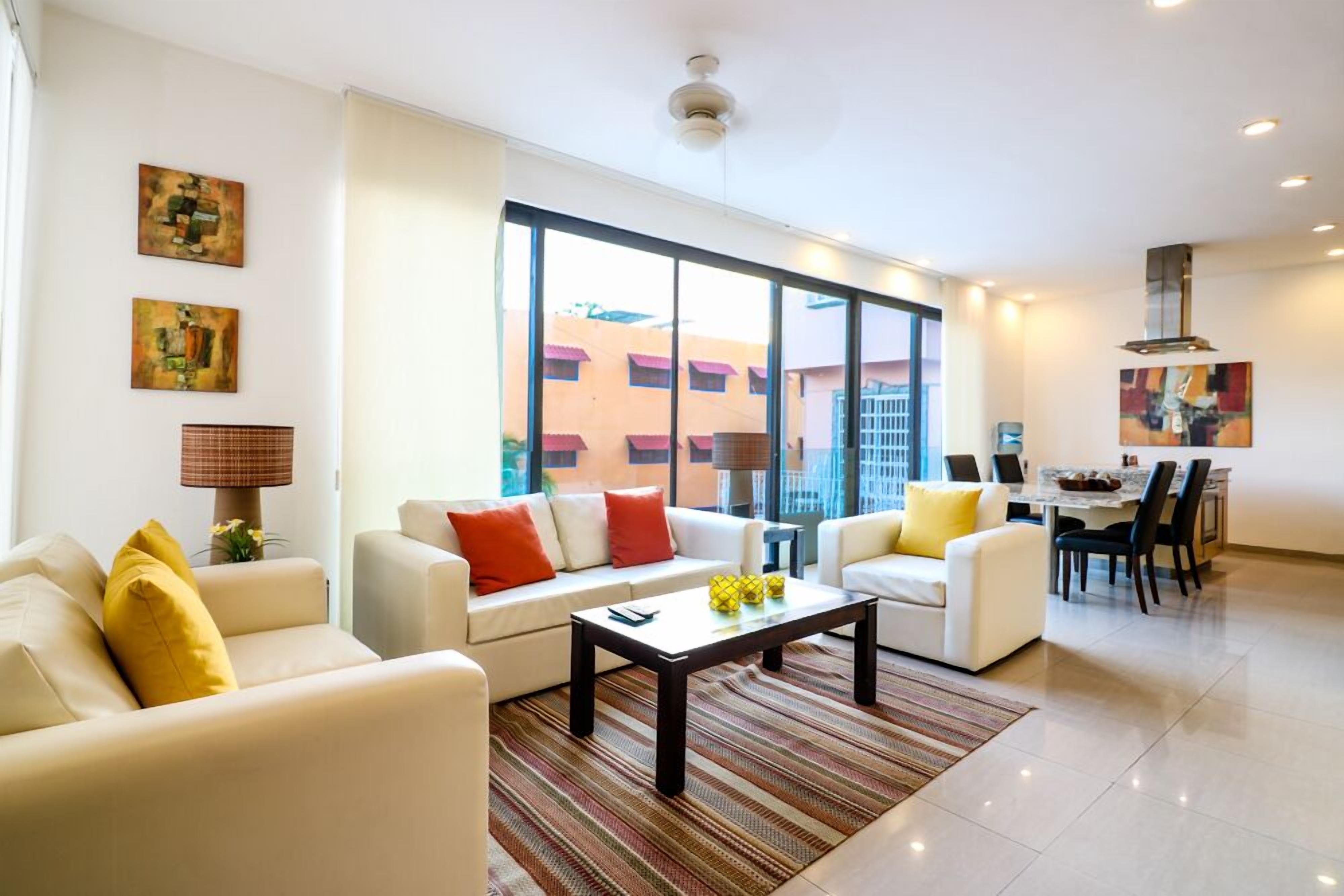 Apartment | Living area | Flat-screen TV