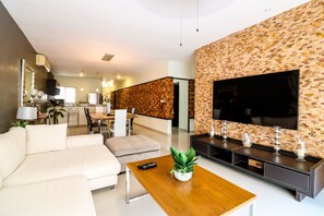 Apartment | Living area | Flat-screen TV - Apartment Sabbia B401 (Playa del Carmen)