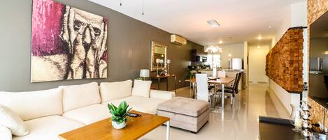 Apartemen | Area keluarga | TV layar datar