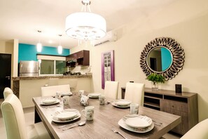 Apartment | In-room dining - Apartment Sabbia B402 (Playa del Carmen)