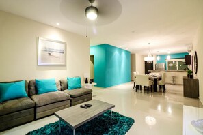 Apartment | Living area | Flat-screen TV