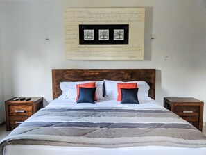 Villa | 4 Schlafzimmer, Bügeleisen/Bügelbrett, kostenloses WLAN, Bettwäsche