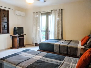 Villa | 4 Schlafzimmer, Bügeleisen/Bügelbrett, kostenloses WLAN, Bettwäsche