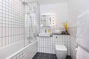 Free toiletries, hair dryer, towels - Millharbour Residences (London)