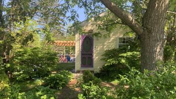 Family Cottage, Multiple Beds, Non Smoking | Premium bedding, blackout drapes, iron/ironing board, travel crib