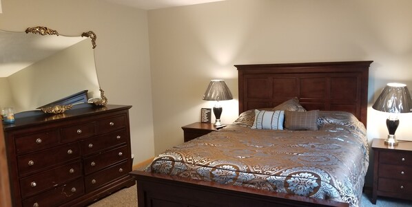 3 quartos, ferros/tábuas de passar roupa, acesso à internet