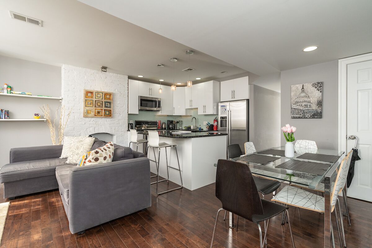 Modern and Contemporary Ground Floor Apartment 2 Bed 2 Bath