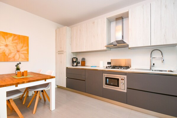 Fridge, microwave, oven, dishwasher