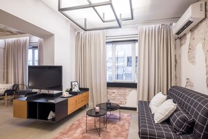 Superior Suite | Living area