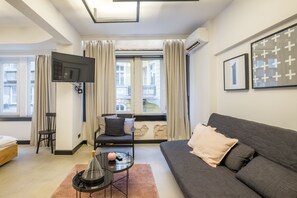 高级开间 | 起居区 | 等离子电视