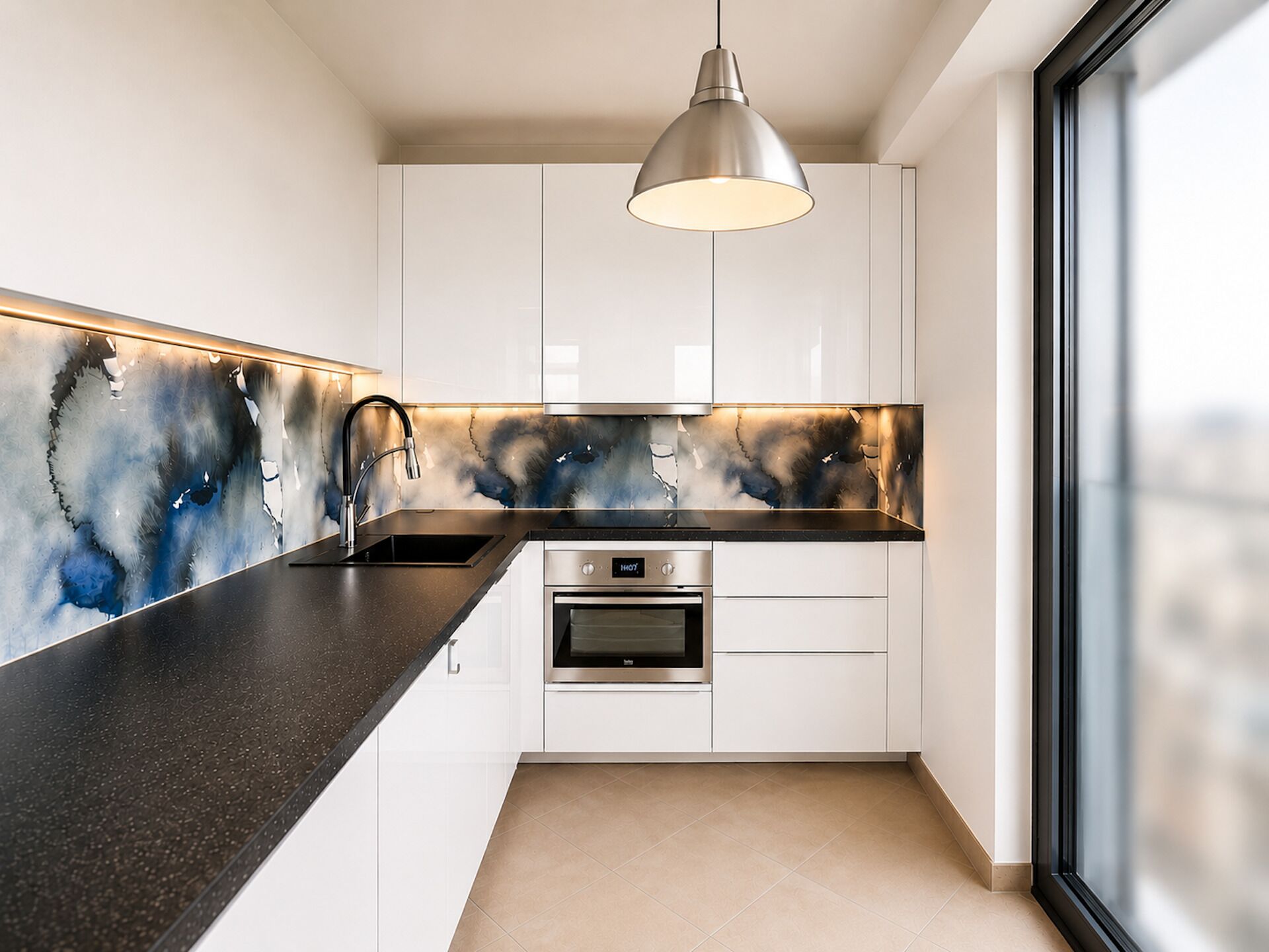 Signature appartement, 2 slaapkamers, toegankelijk voor mindervaliden, uitzicht op stad | Privékeuken | Een koelkast/vriezer, een oven, een kookplaat, een vaatwasser