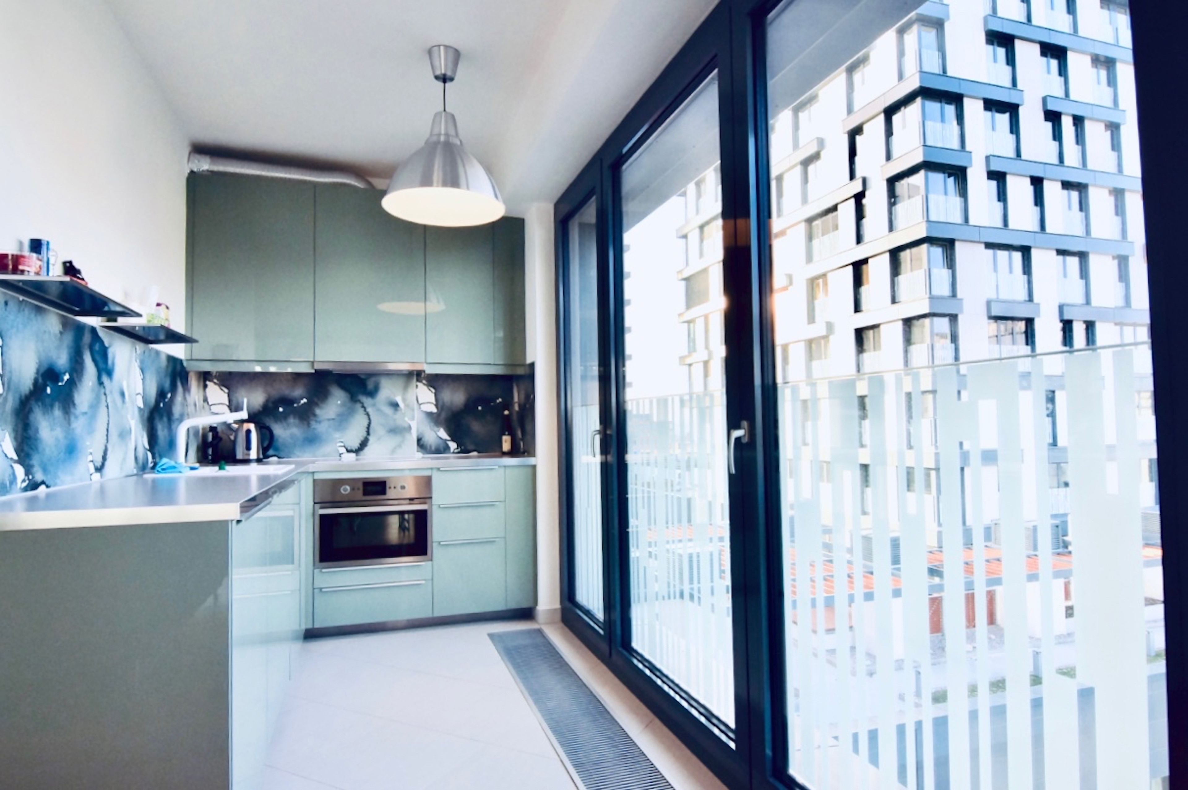 Luksussuite, 2 soverom, kjøkken | Individuelt dekorert, individuelt innredet og skrivebord for bærbar PC