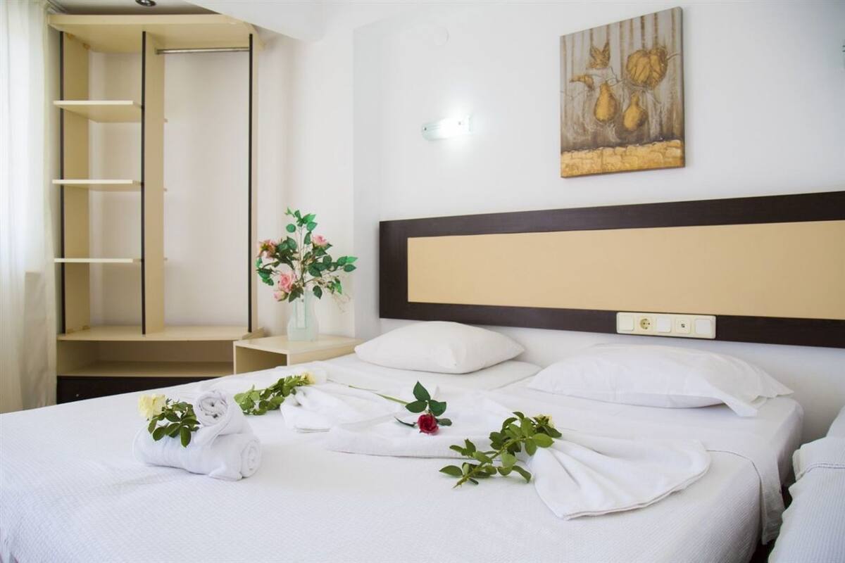 Quarto standard, 1 cama de casal | Camas extras/dobráveis (sobretaxa), Wi-Fi de cortesia
