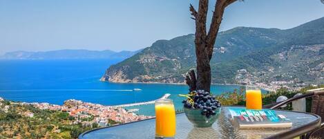 Deluxe Villa, 1 King Bed, Non Smoking, Private Pool | Terrace/patio