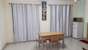 Comfort Villa, 2 Bedrooms, Mountain View | In-room dining - Uili's Farm House (Apia)