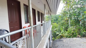 Single Room | Premium bedding, iron/ironing board (on request), individually furnished - Uili's Farm House (Apia)