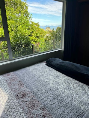 3 makuuhuonetta, silitysrauta/-lauta, vauvan matkasänky, ilmainen Wi-Fi