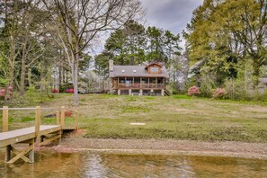 Property grounds - Waterfront Cabin with Private Launch (Mooresville)
