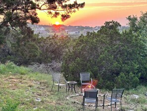 Property grounds - VOTED TOP 10 for 3 Yrs Countryside Retreat -Hot Tub & Fire Pit (Dripping Springs)