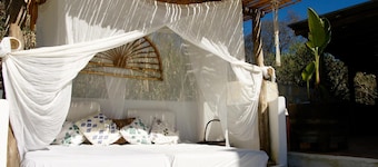 Amazing spacious design Finca - sleeps up to 23 guests - hidden gem!