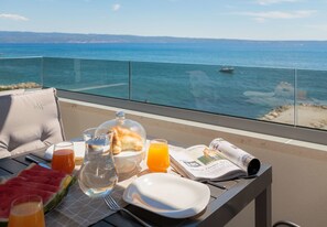 Departamento de lujo, 2 habitaciones, vista al mar, junto a la playa (App 2) | 2 habitaciones, ropa de cama hipoalergénica y edredón