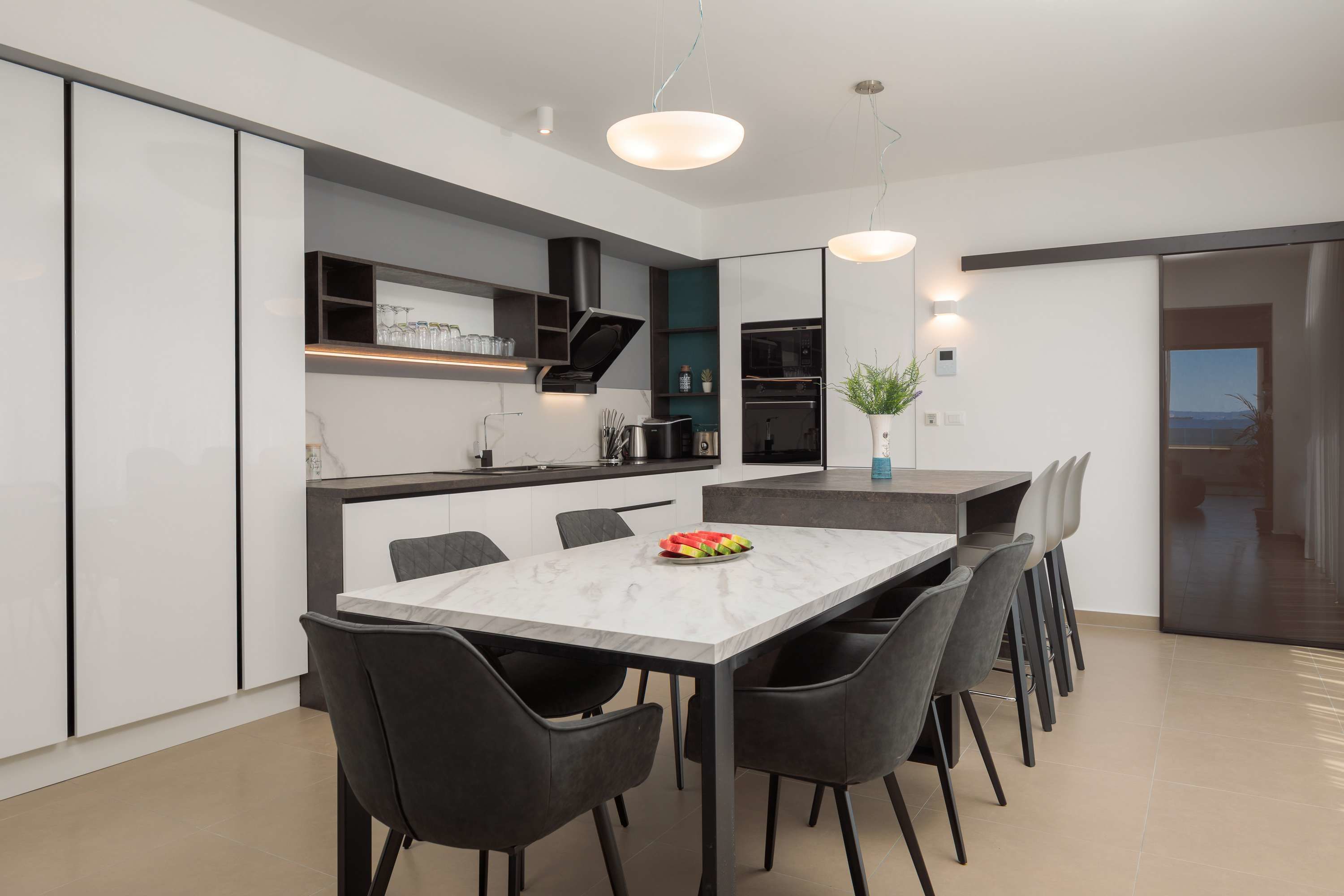 Luxe appartement, 2 slaapkamers, uitzicht op zee, aan het strand (App 3) | 2 slaapkamers, hypoallergeen beddengoed, donsdekens