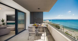 Departamento de lujo, 2 habitaciones, vista al mar, junto a la playa (App 2) | 2 habitaciones, ropa de cama hipoalergénica y edredón