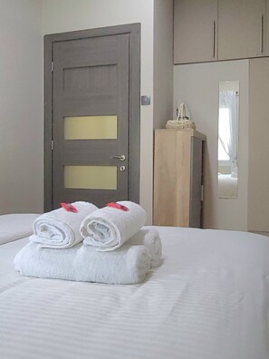 1 soverom, skrivebord, strykejern/-brett og wi-fi (inkludert)