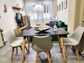 Dining - “ZEUS”, STYLISH LUXURY BUSINESS SUITE in the heart of Athens. (Athina)