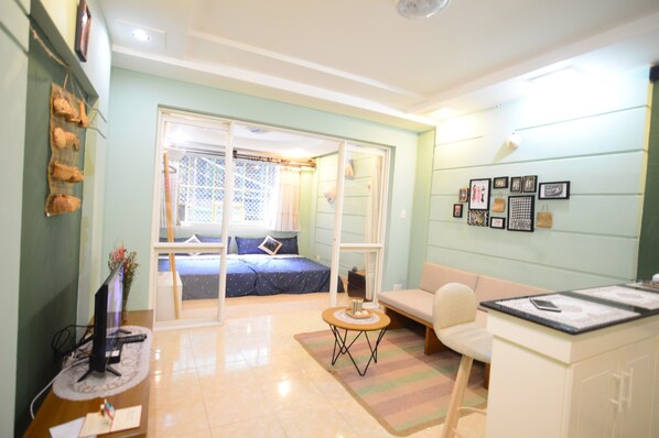 1 bedroom, iron/ironing board, internet