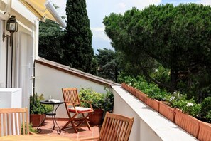 Outdoor dining - Piccolomini San Peter Terrace Flat (Roma)