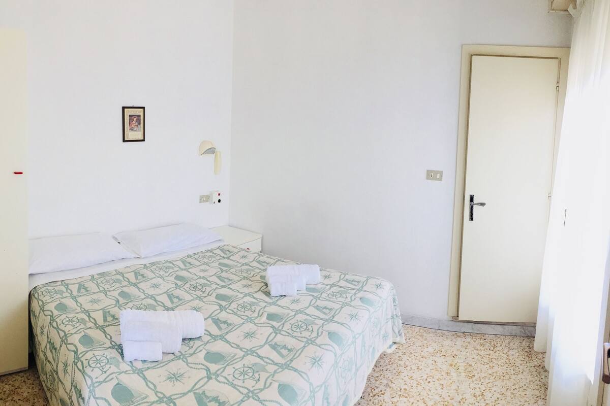 In-room safe, free cots/infant beds, free WiFi, bed sheets